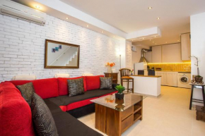 MARINA'S COZY HOUSE IS LOCATED IN A QUIET NEIGHBORHOOD IN RHODOS CENTER.